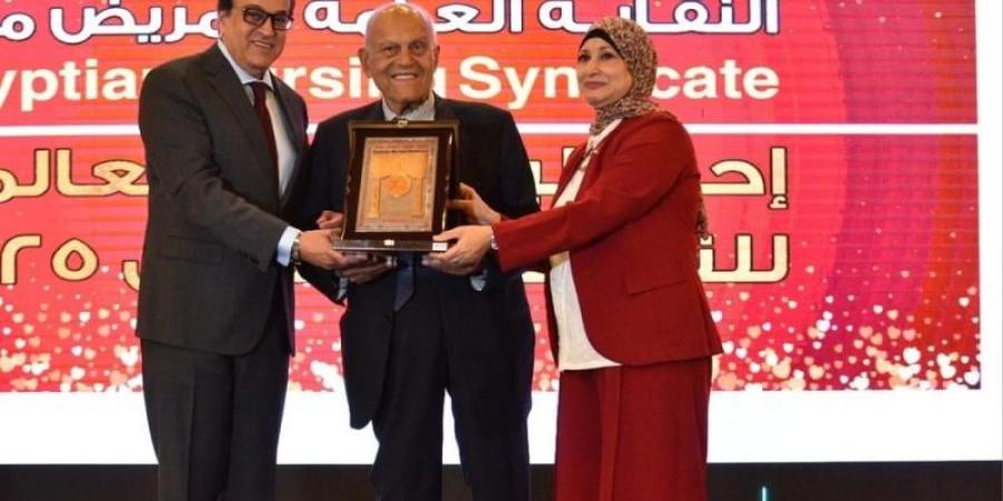 نقيب التمريض لـمجدي يعقوب: حضورك يمنحنا فخرا ودعما معنويا كبيرا