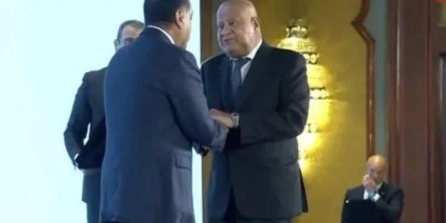 رئيس مجلس الوزراء يكرم  الدكتور علي المصيلحي خلال احتفالية وزارة التضامن  بمرور عشرة أعوام على إطلاق برنامج  "تكافل وكرامة"
