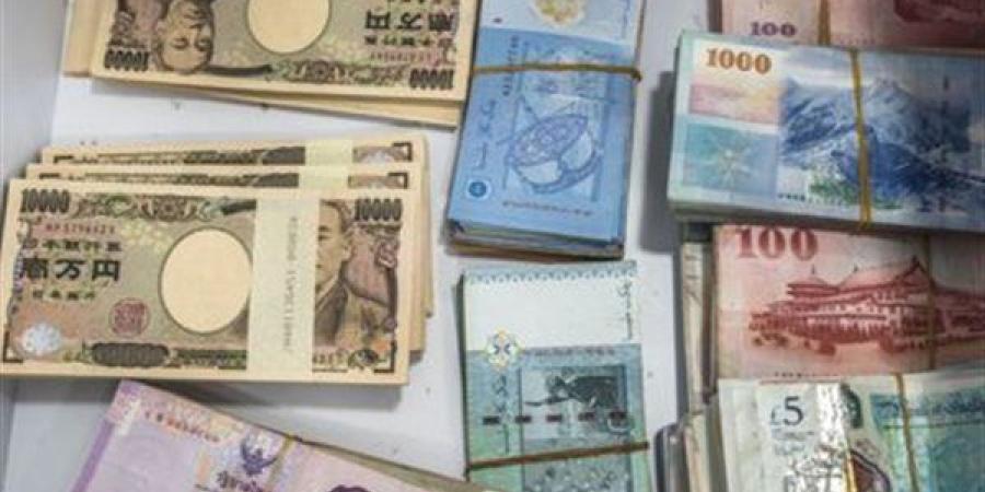 العملات الآسيوية تستعيد الزخم مع تراجع الدولار الأمريكي