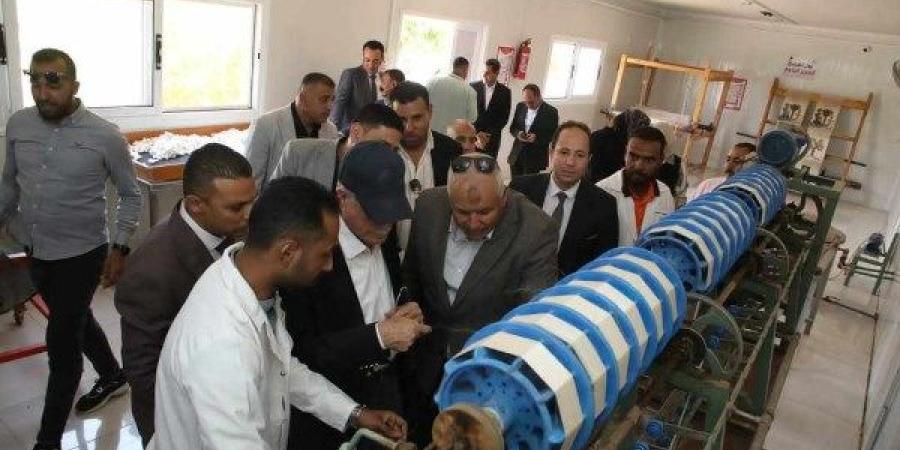 مستشار رئيس الجمهورية يتفقد مشروعات الاستثمار الزراعي بالوادي الجديد