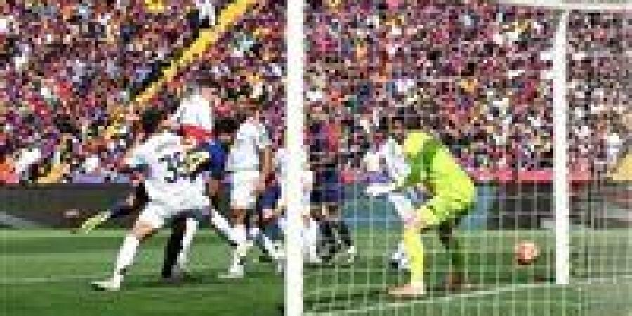 برشلونة يهزم ريال مدريد 4-3 ويقترب من الفوز بالدوري الإسباني