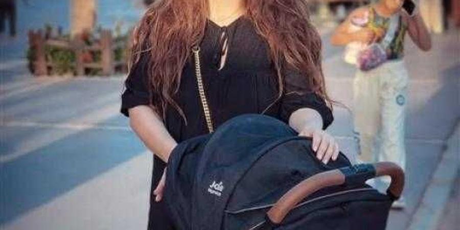 دنيا عبد العزيز : حياتي اتغيرت بعد الأمومة وبخاف على بنتي من الهواء