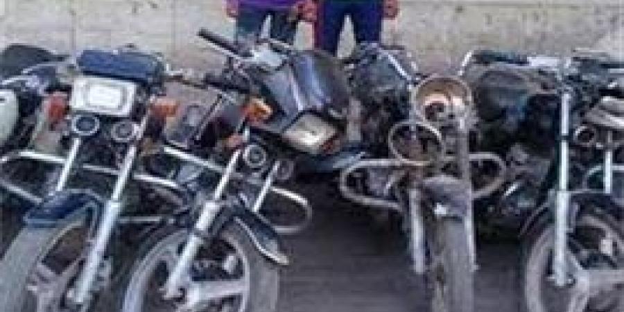 القبض على عصابة احترفت في سرقة الدراجات الناريه بالبساتين