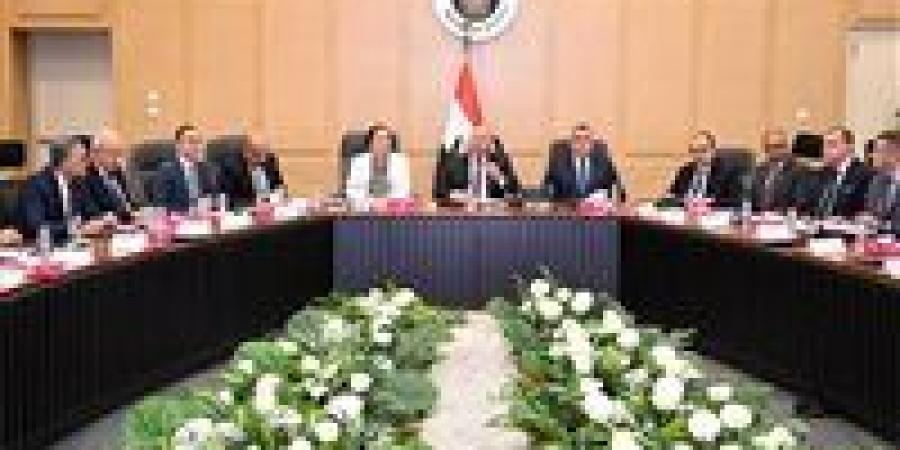 الوزير: تكليف المجموعة الوزارية بدراسة طلبات إقامة المناطق الحرة الخاصة