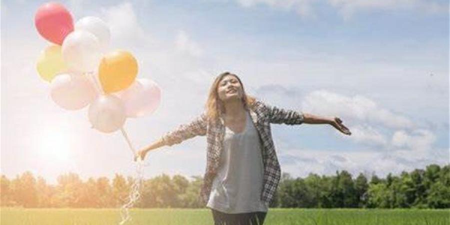 كيف تسهم الملابس في تحفيز الطاقة الإيجابية.. اعرف التفاصيل