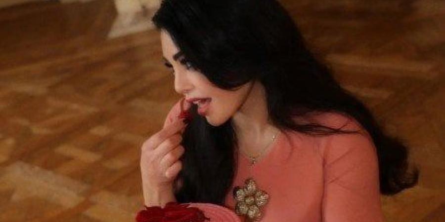 بأحدث جلسة تصوير.. هيفاء وهبي تتصدر الترند (فيديو وصور)