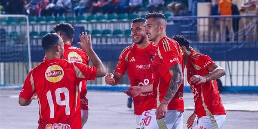 شوبير يكشف تحركات الأهلي.. مطالب بزيادة الأجانب وفتحي يشارك في المونديال فقط