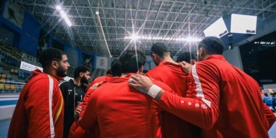 الأهلي يفوز على الزمالك 31-26 ويبلغ نهائي السوبر الإفريقي لكرة اليد