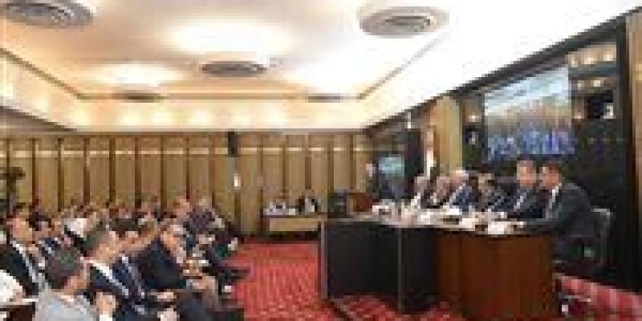 الوزير محمود فوزي: الحكومة مستعدة تستمع لرؤية المستأجرين حتى الصباح