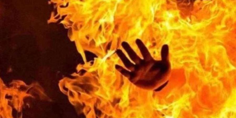 سائق يشعل النار في عامل بسبب خلافات عائلية بسوهاج.. والمارة أنقذوه من الموت