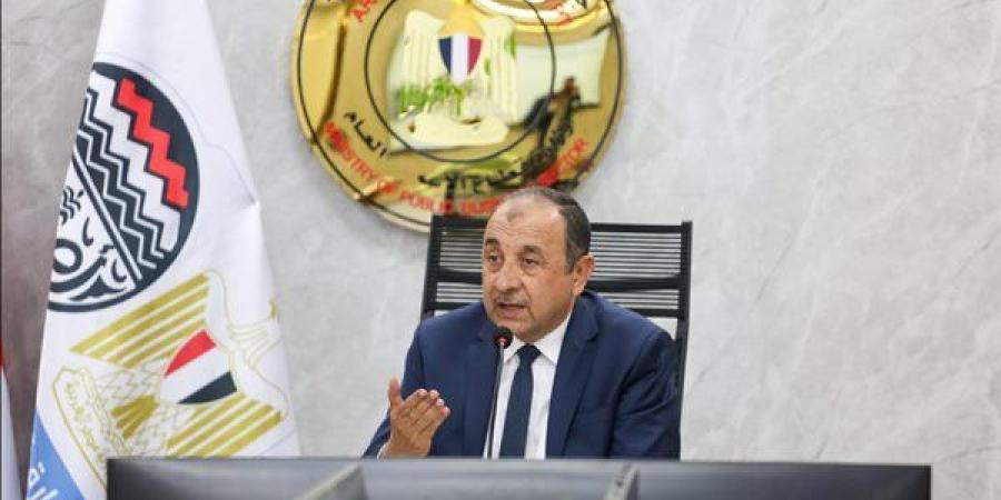 وزير قطاع الأعمال يستقبل وفدًا صينيًا لتعزيز التعاون في صناعة الغزل والنسيج