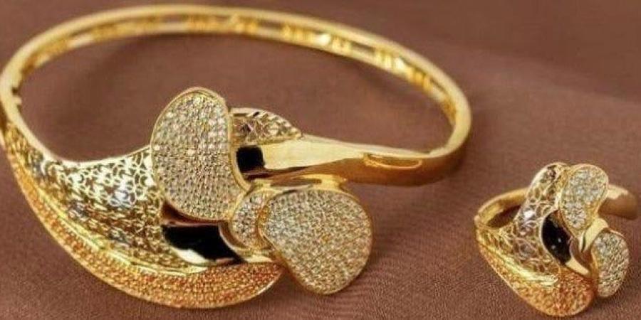عيار 21 الآن بيعًا وشراءً.. مفاجأة جديدة في سعر الذهب اليوم الإثنين 12 مايو 2025