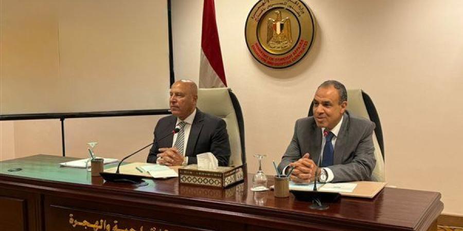 وزير الخارجية يستقبل نائب رئيس مجلس الوزراء للتنمية الصناعية وزير الصناعة والنقل