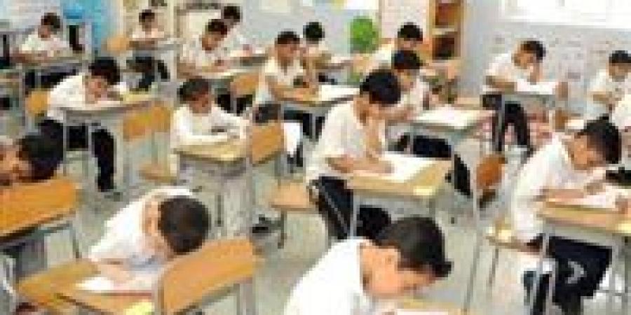 مطالبات بالغاء الصف السادس الإبتدائي.. وخبير تربوي: يعد إهدار للجهود واموال التطوير