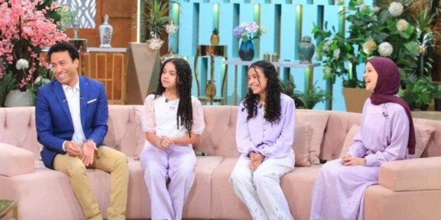 سامح حسين وأسرته ضيوف برنامج «معكم منى الشاذلي» الجمعة المقبلة