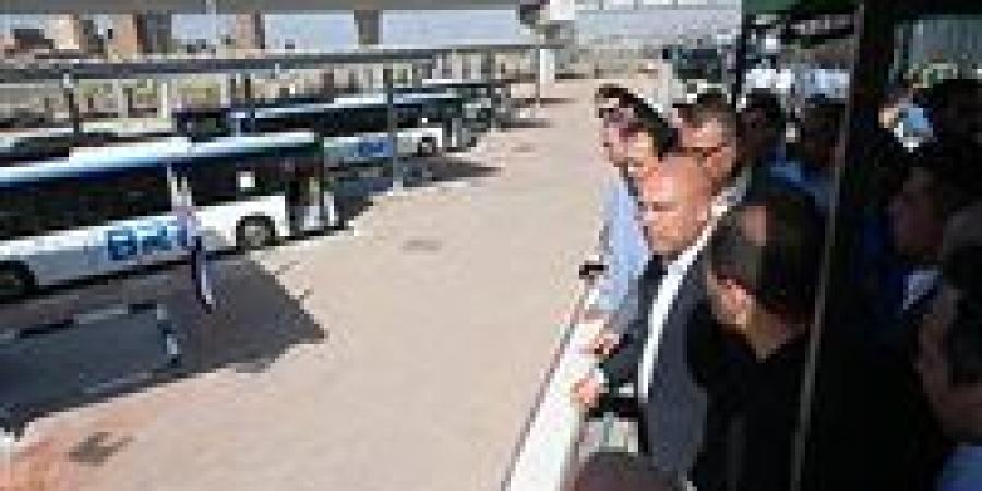 وزير النقل يتفقد المرحلة الأولى لمشروع الأتوبيس الترددي