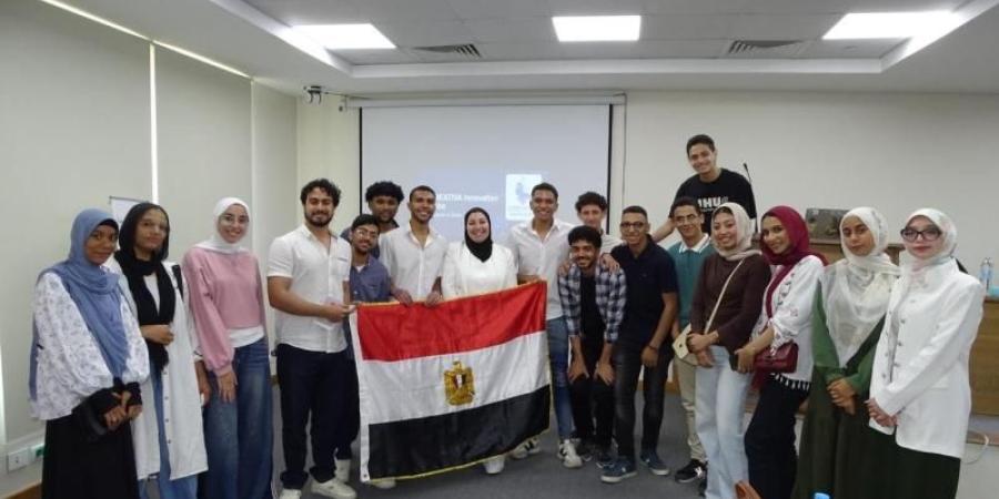 طلاب برنامج العلوم التطبيقية للفضاء والملاحة ...