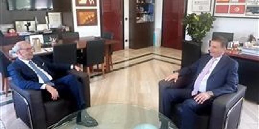 وزير الزراعة يبحث مع مدير معهد سيام باري في ايطاليا تعزيز التعاون في مجال البحث العلمي الزراعي