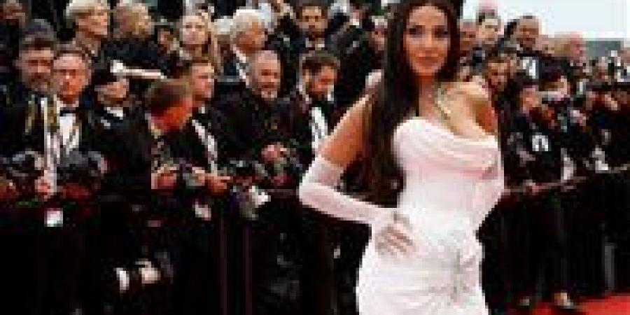 نادين نجيم تتألق على ريد كاربت حفل افتتاح مهرجان كان السينمائي اليوم.. صور