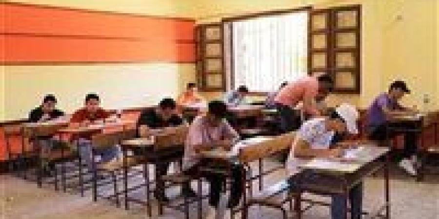 جدول امتحانات الصف الثاني الإعدادي الترم الثاني 2025 القليوبية
