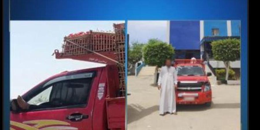 أخرج قدمه من نافذة السيارة.. ضبط سائق نقل ظهر في فيديو وهو يقود برعونة على طريق سريع