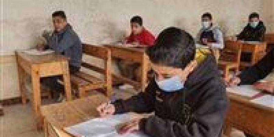 "بروفة".. تدريب طلاب الصف الثالث الإعدادي على نظام البوكليت بالقليوبية
