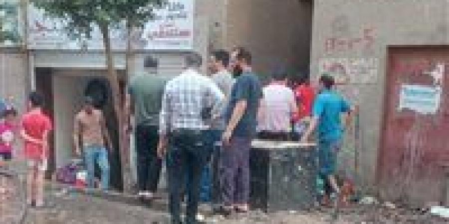 بالصور.. السطيرة على حريق هائل في مخزن أدوات صحية بحي شلبي بالمنيا