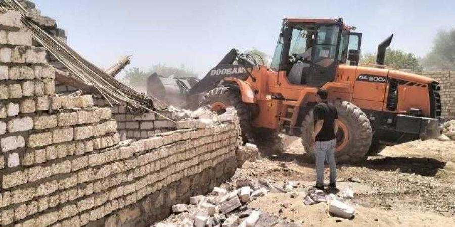 إزالة عدد ٤٢ حالة فى المهد تعدى علي أملاك الدولة ...