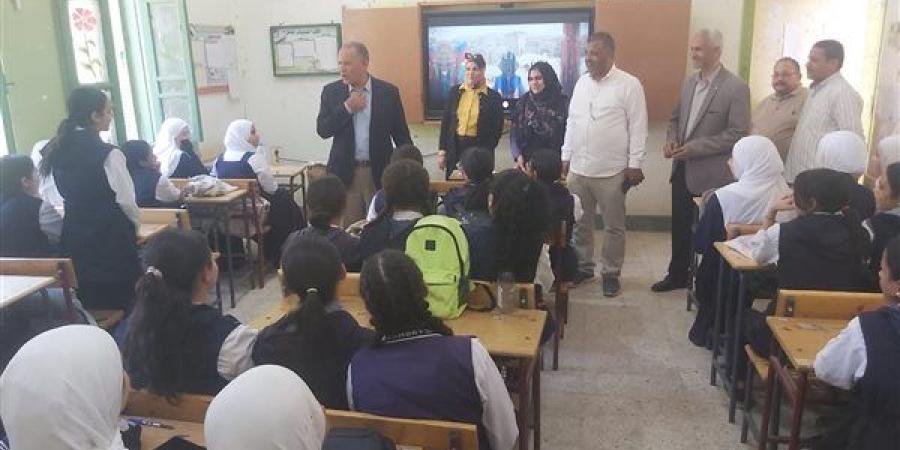 محافظ أسيوط يؤكد أهمية متابعة سير العملية التعليمية بالقرى والمراكز