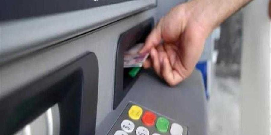«هيتخصم كام».. رسوم الاستعلام عن الرصيد من ماكينات ATM في البنوك 2025