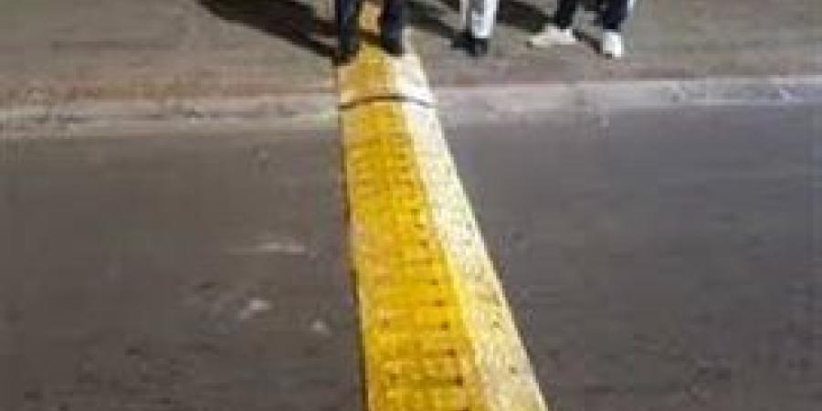 للحد من الحوادث...تركيب 6 مطبات صناعيه بشارع ستاد العريش بشمال سيناء