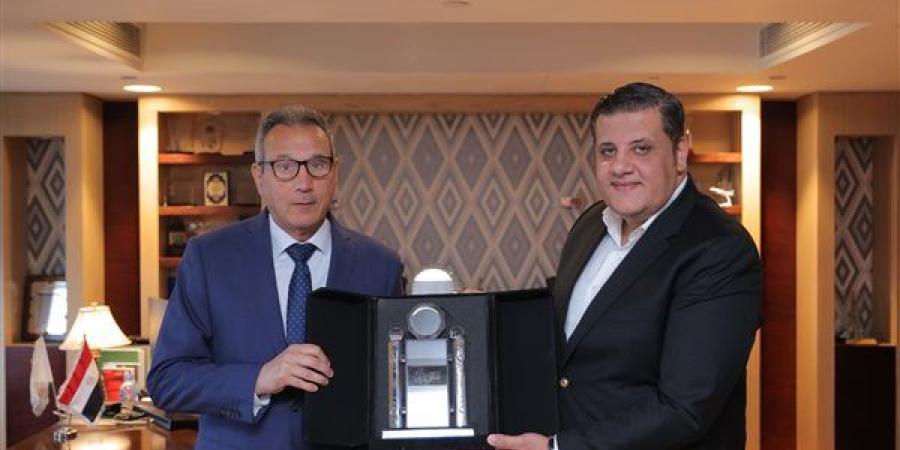 صناع الخير تكرم البنك الأهلي المصري لإسهاماته في دعم المبادرات المجتمعية الرائدة
