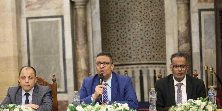 ملتقى الجامع الأزهر يحذر من الاستهلاك السلبي لشبكات التواصل وتأثيرها على الوعي
