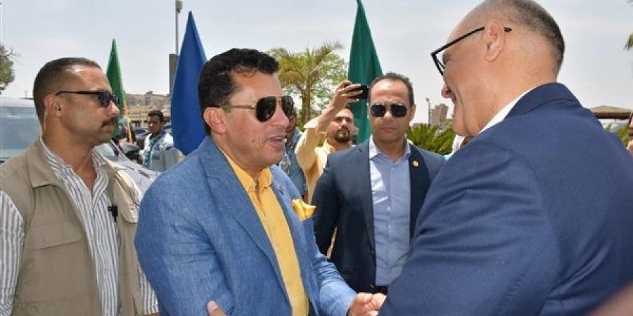 لمتابعة المشروعات والمنشآت الشبابية.. أشرف صبحي ...