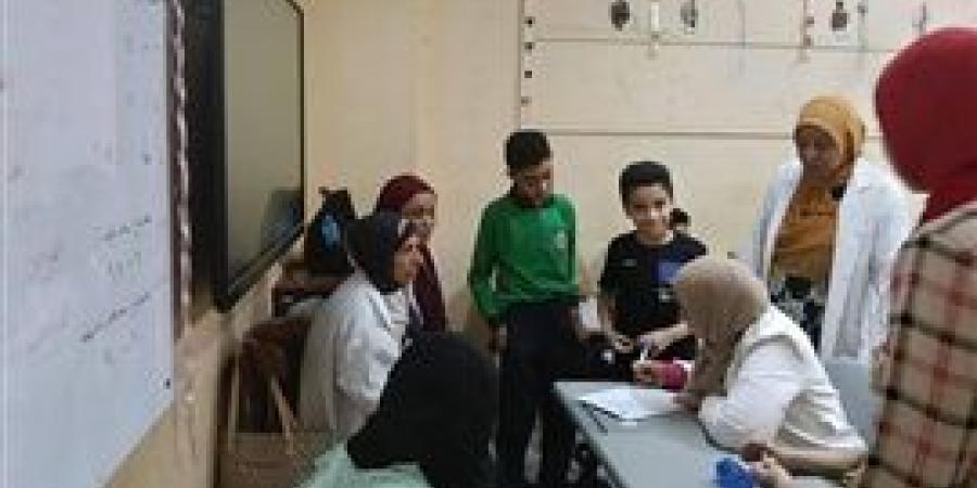 جامعة بنها تواصل قوافلها الطبية بمدارس القليوبية