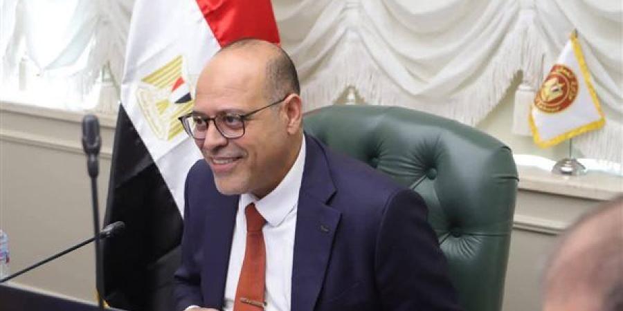 احتفالات وتوظيف وتدريب.. نشاط مكثف لوزارة العمل خلال أسبوع