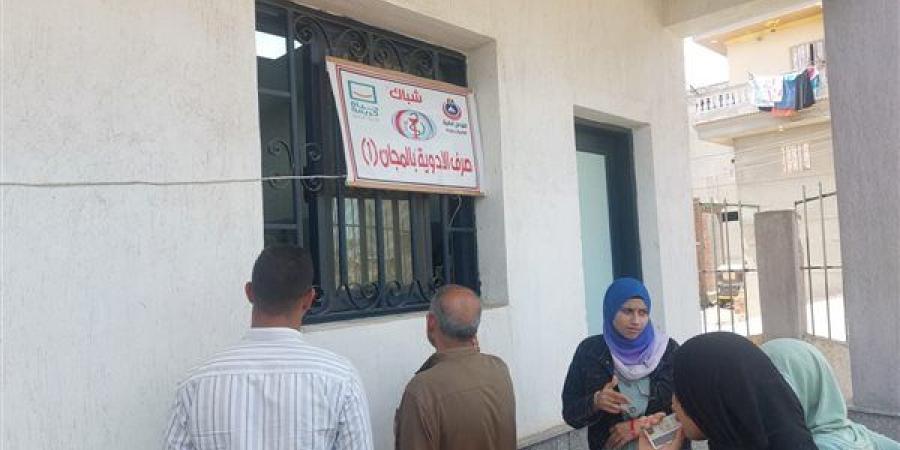 الكشف الطبي بالمجان على 1091 مواطنا في قافلة طبية بدمياط
