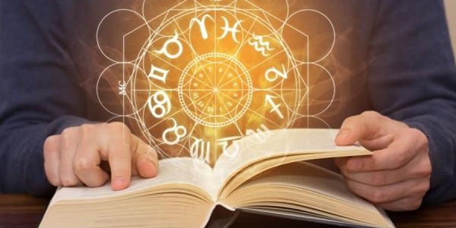 حظك اليوم وتوقعات الأبراج السبت 17 مايو 2025 على الصعيد المهني والعاطفي والصحي