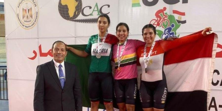 رئيس اللجنة الأولمبية يهنئ اتحاد الدراجات بالبطولة الأفريقية للمضمار