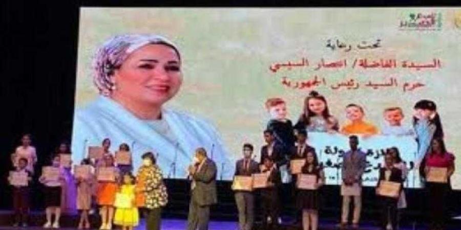 بعمر 10 سنوات.. طفلة من ذوي الهمم تحصد جائزة المبدع الصغير في الغناء