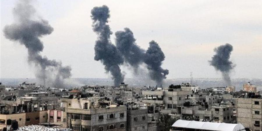 فلسطين.. طائرات الاحتلال تشن غارة جوية على حي التفاح شرق مدينة غزة
