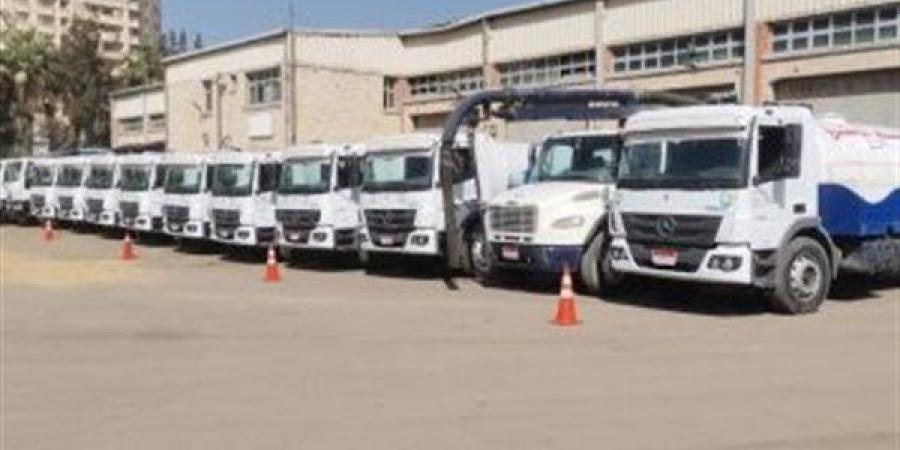 الدفع بـ25 سيارة مياه شرب لتقليل من الأزمة في الغردقة
