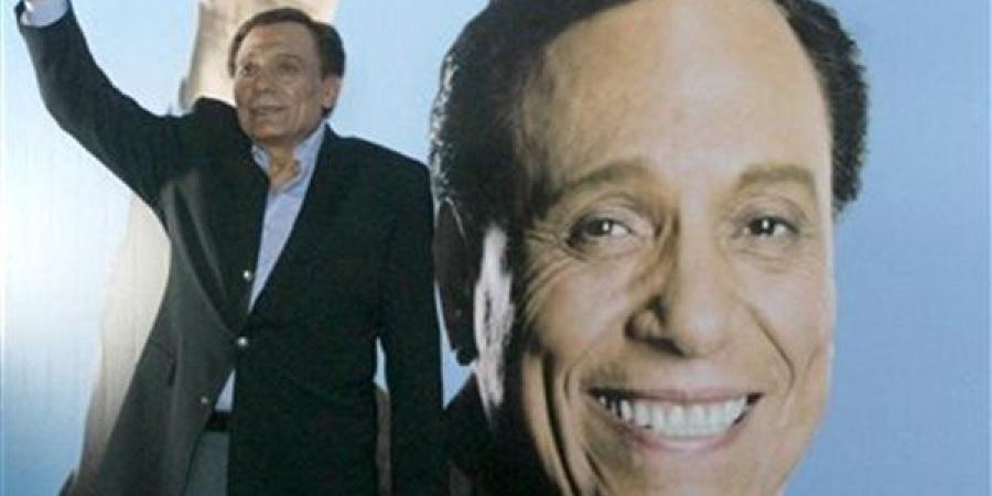 محمد ثروت مهنئا عادل إمام بعيد ميلاده: الزعيم عمل كتالوج فني لكل فنان ناجح