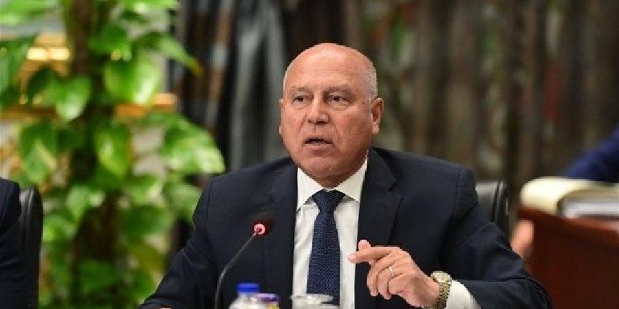وزير النقل: "إحنا بنشتغل في مشروع الربط بين العواصم والقطار السريع بالمحافظات "