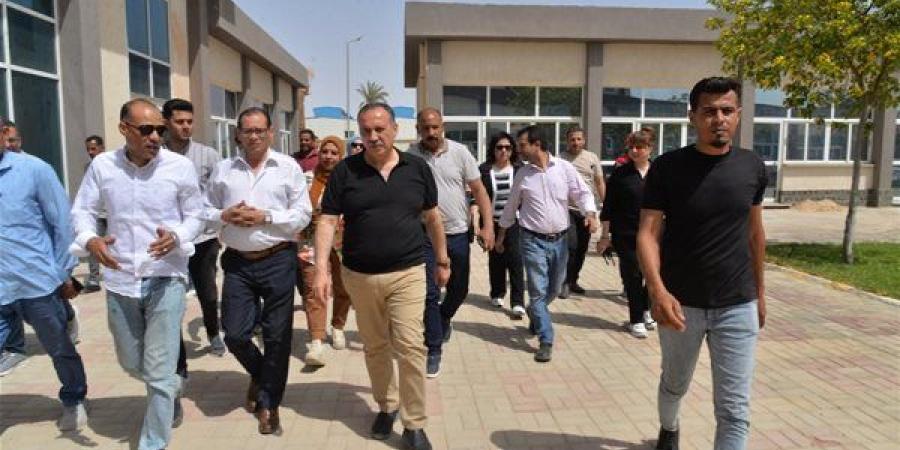 فرصة واعدة للشباب ورواد الأعمال.. محافظ أسيوط يتفقد مجمع الصناعات الصغيرة بأبنوب|تفاصيل