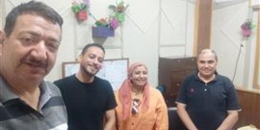 من ورق وكرتون إلى فن راقٍ.. أحمد رضا يغير نظرتنا للخامات ويؤكد: "الوعي البيئي أصبح ضرورة"