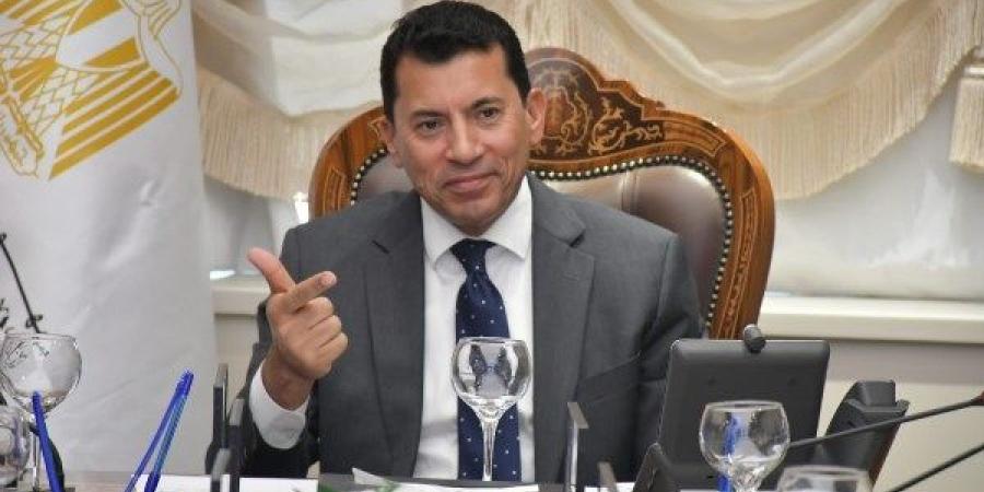 وزير الرياضة يُشيد بتنظيم البطولة الأفريقية للشطرنج ويعد بحضور حفل الختام