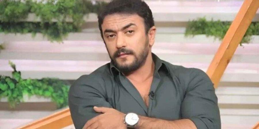 أحمد العوضي يثير دهشة الجمهور بسبب شبيهه «صورة»