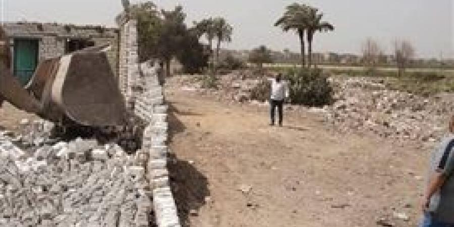 إزالة 850 حالة تعدٍ على الأراضي الزراعية وأملاك الدولة والبناء المخالف بالمنيا