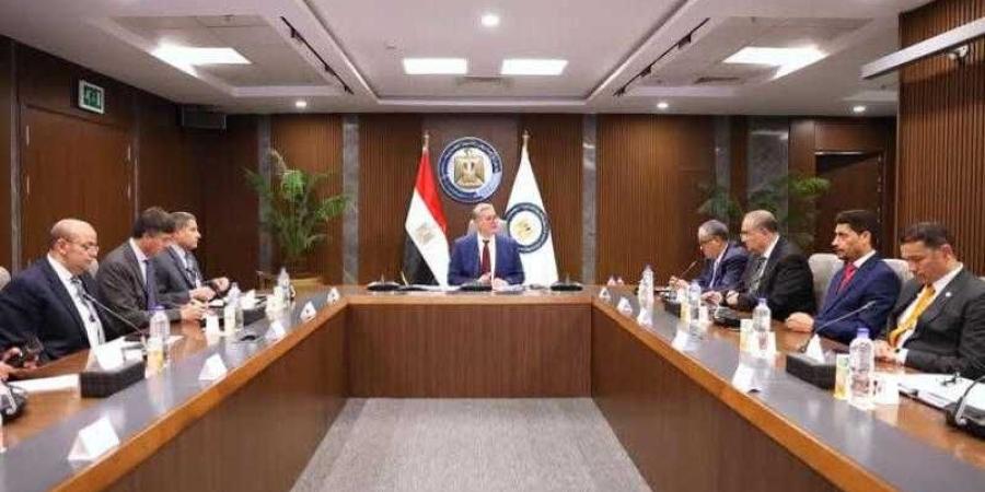 وزير البترول: أهمية تعظيم الاستفادة من تجارب تطبيق الذكاء الاصطناعي في إدارة عمليات الحقول